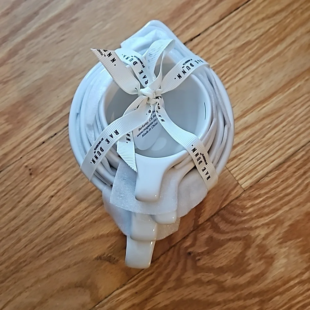 Rae Dunn Measuring Cups NWT